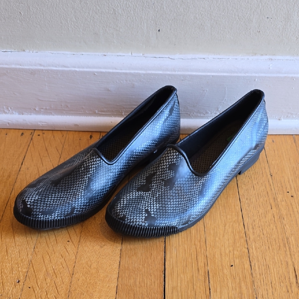 Cougar, Black & Gray Snake Print Rubber Loafer Flats, EUC, Women's 9